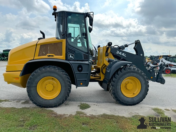 2019-deere-344l-image-4