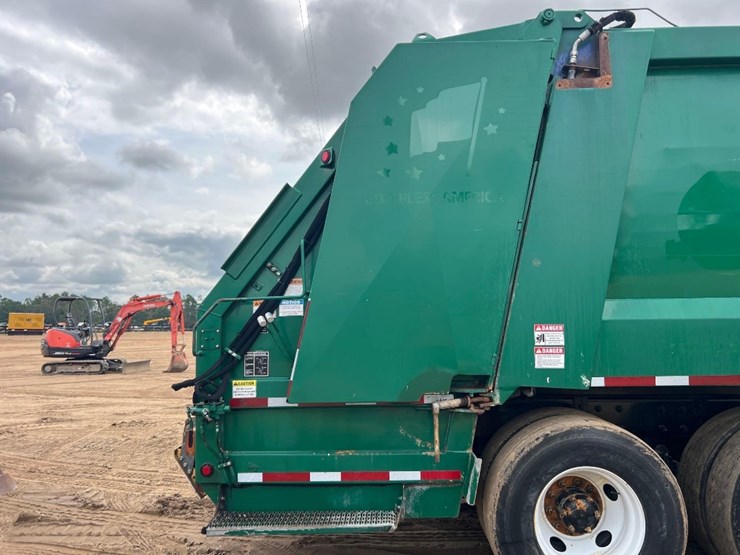 2015-mack-leu633-image-19