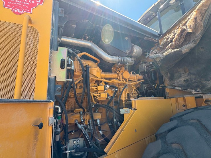 2013-deere-824k-image-29