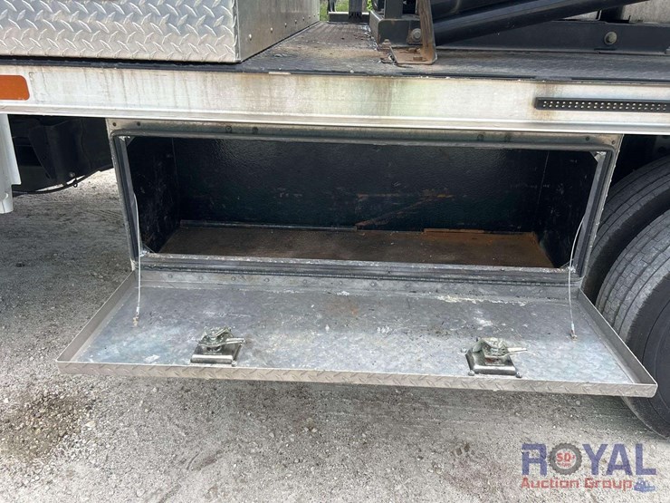 2017-ford-f550-image-27