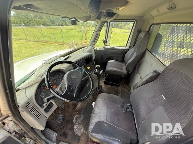 2015-ihc-4300-flatbed-truck-(pz13782,-unit-30150)-image-9