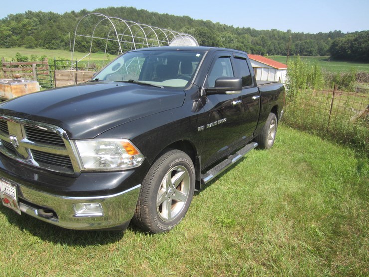 2011-dodge-ram-1500-image-1