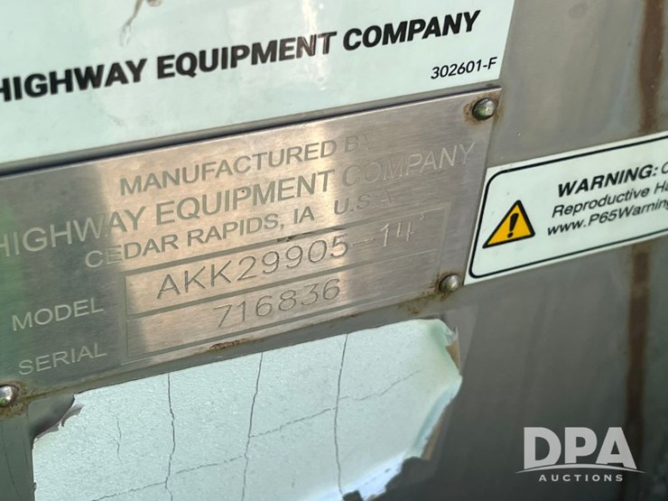 2019-john-deere-f4365-image-71