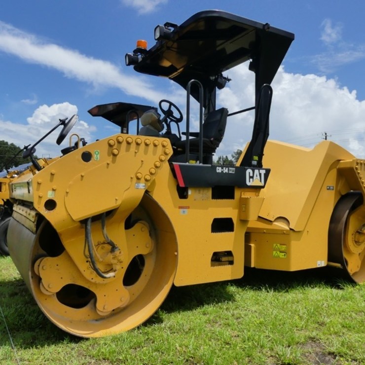 CATERPILLAR CB54XW