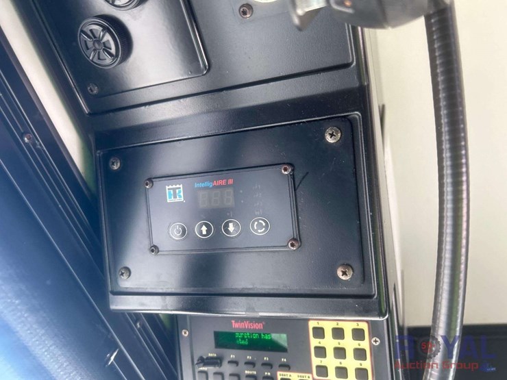 2014-gillig-low-floor-image-17