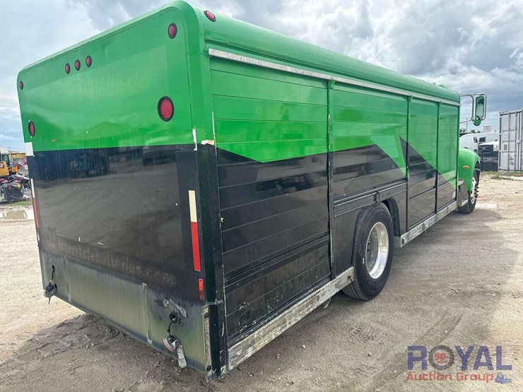2007-peterbilt-335-image-3