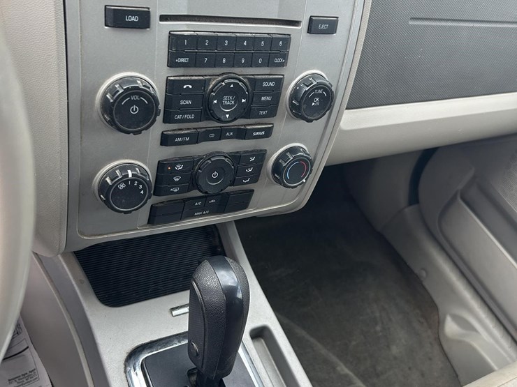 2011-ford-escape-xlt-image-6