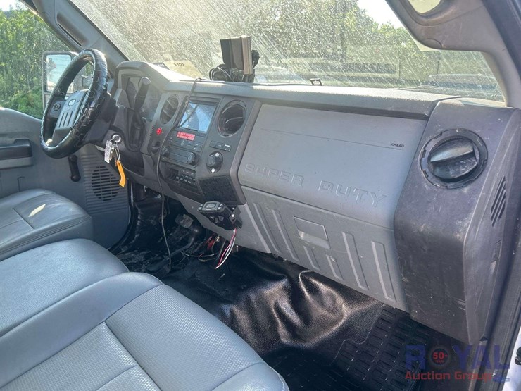 2013-ford-f550-image-54