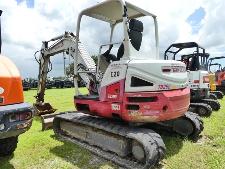 takeuchi-tb260-image-4