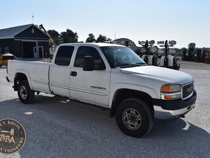 2002-gmc-sierra-2500hd-image-15