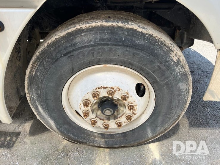 2005-freightliner-truck-(jn2399,-unit-277052)-image-19