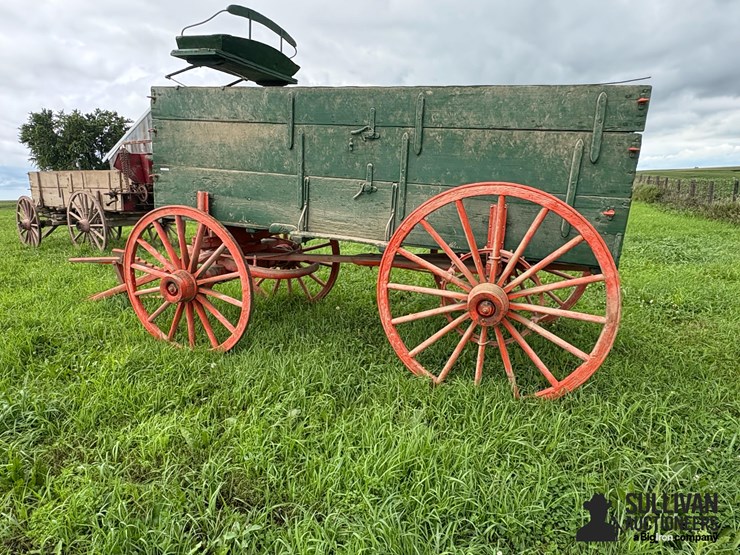 triple-box-wooden-wheel-wagon-image-8