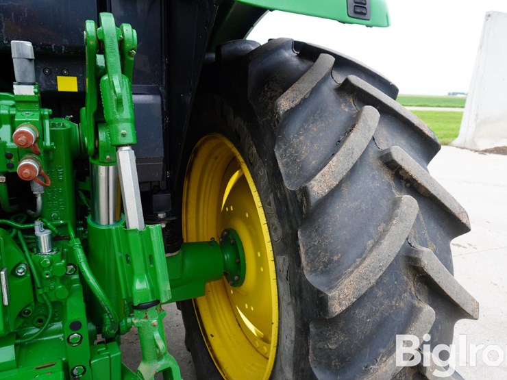 2020-john-deere-6120m-image-15