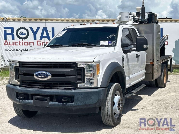 2017-ford-f550-image-1