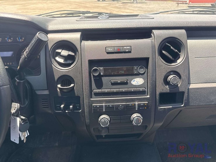 2014-ford-f150-xl-image-15