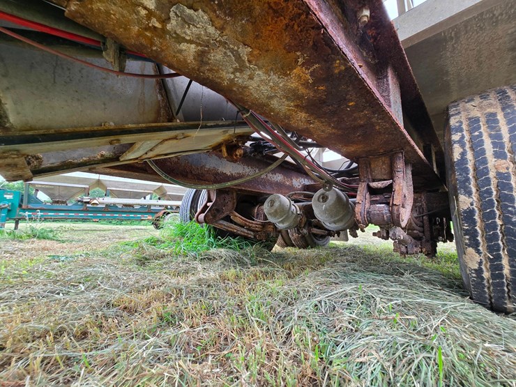 2016-kbh-fertilizer-tender-trailer---isuzu-diesel,-hydraulic-system,-rear-discharge-image-37