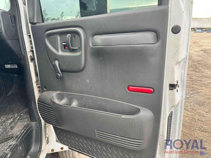2005-chevrolet-c4500-altec-bucket-truck-image-25