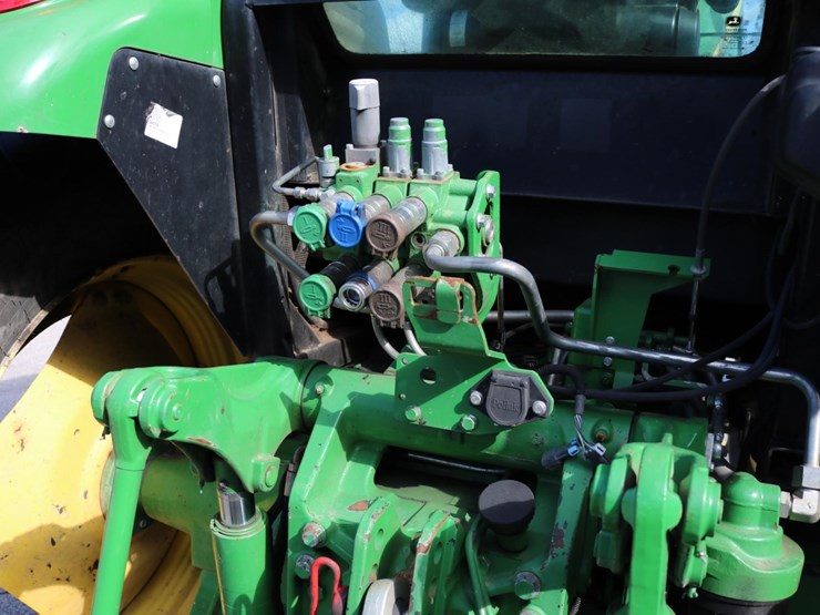 john-deere-6105e-image-12