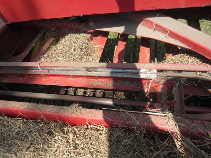 new-holland-310-image-16