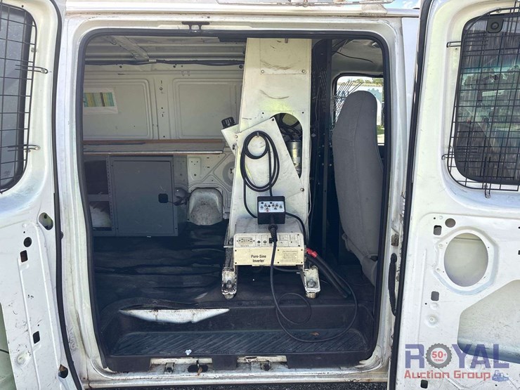 2008-ford-e-350-versalift-vantel29n-29ft-bucket-van-image-8