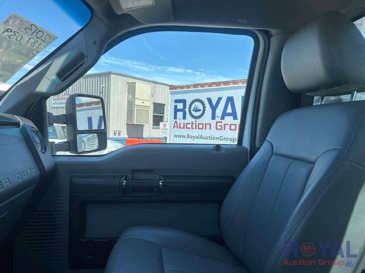 2013-ford-f550-image-16
