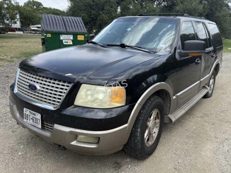 2004-ford-expedition-image-1