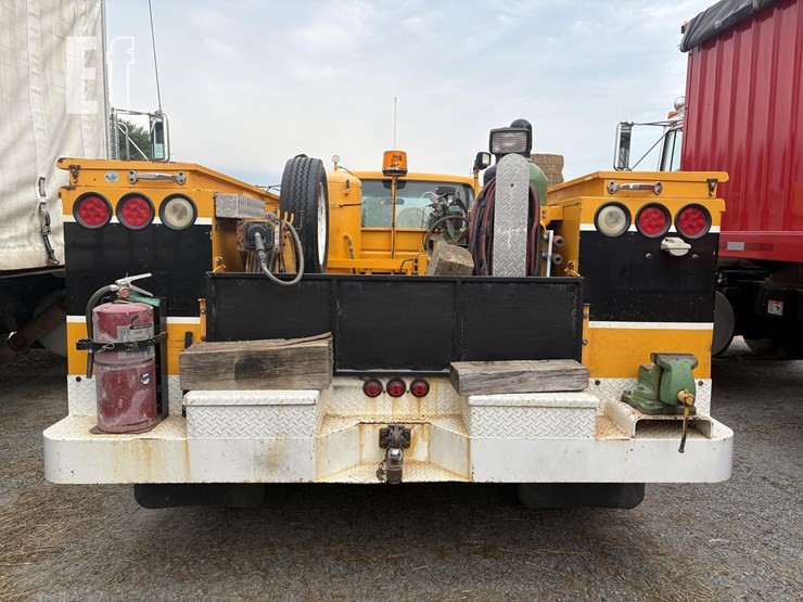 2000-chevrolet-3500-image-10