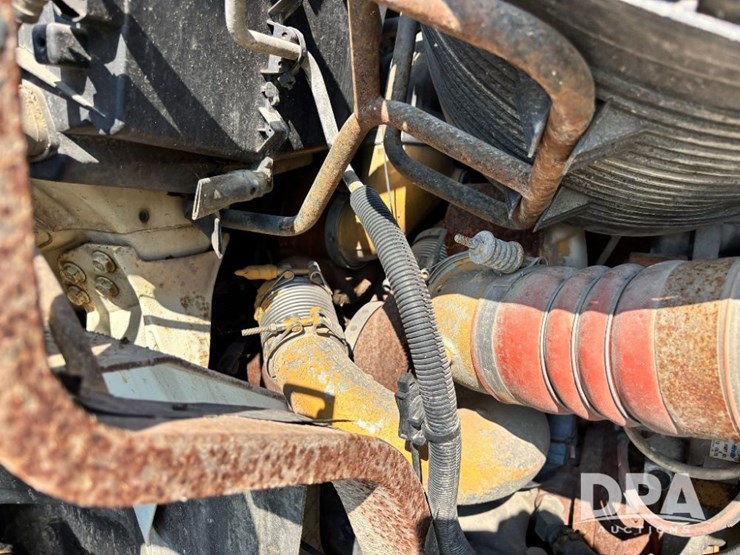 2006-caterpillar-10-image-81