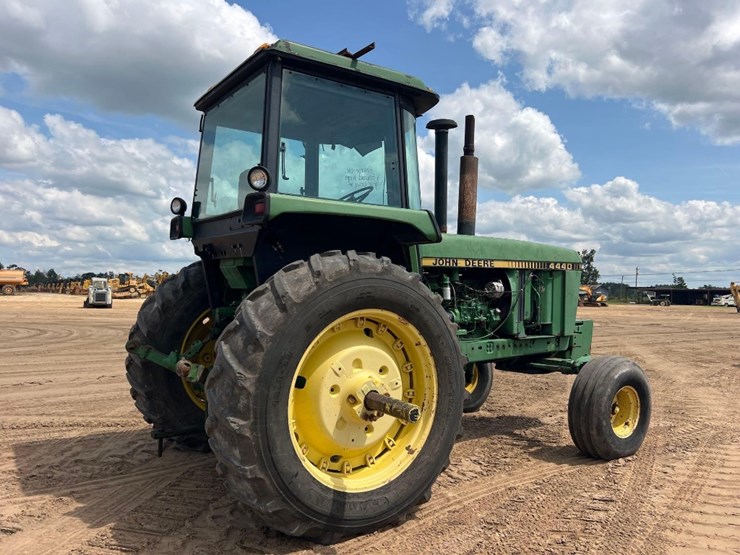 john-deere-4440-image-3