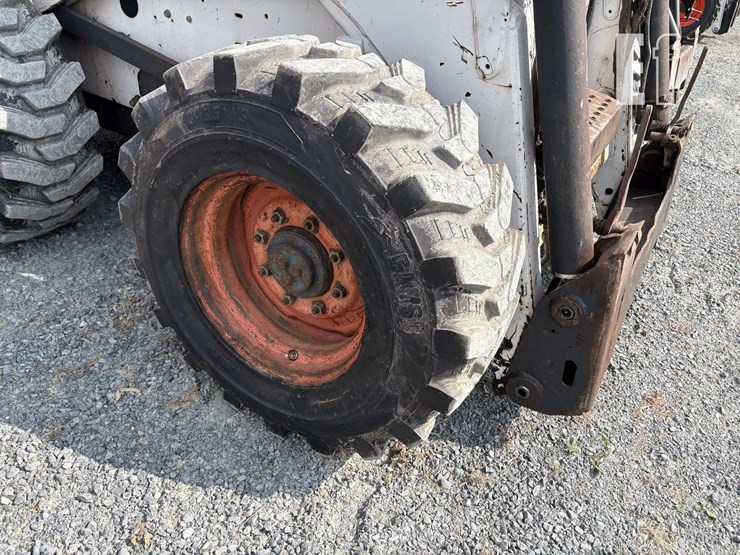 2001-bobcat-873g-image-11