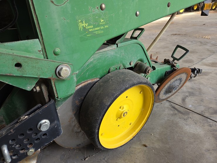 john-deere-7200-image-10