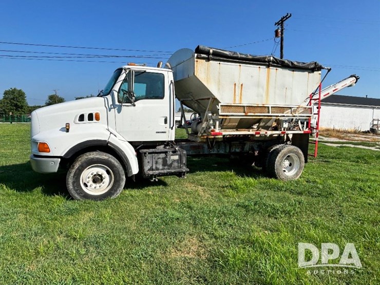 2000-sterling-dry-tender-truck-(gp11245,-unit-123831)-image-18