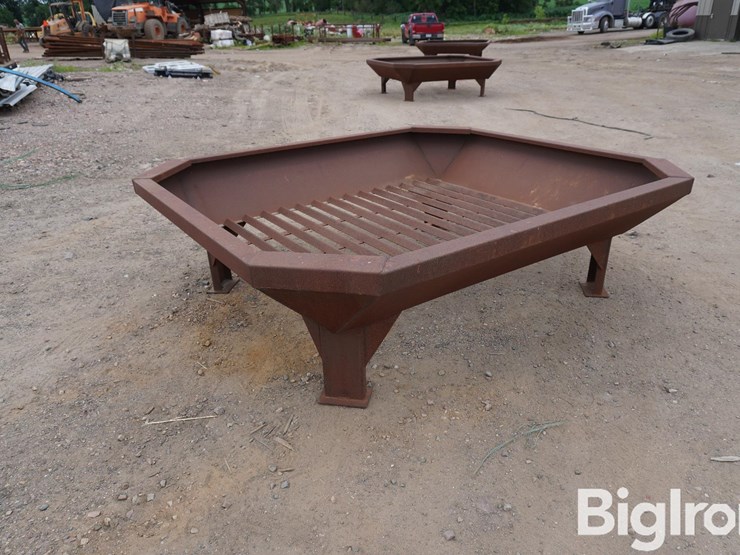 7'x8'x28"-tall-hay-feeder-image-1