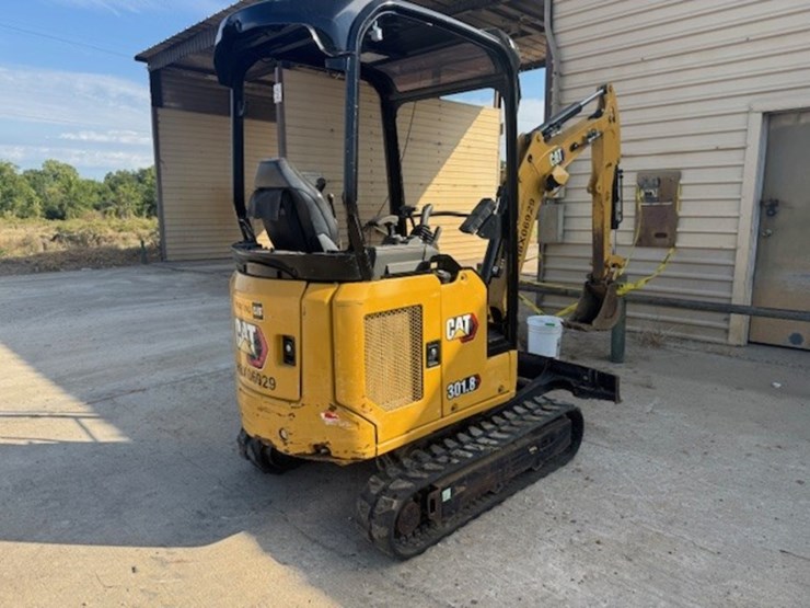 2021-caterpillar-301.8-image-3