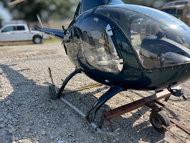 rotorway-exec-162f-helicopter-with-custom-enclosed-trailer-image-7