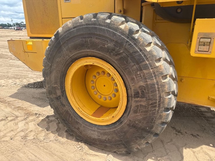 2014-deere-544k-image-12