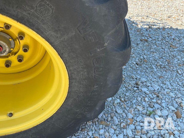 2019-john-deere-f4365-image-29