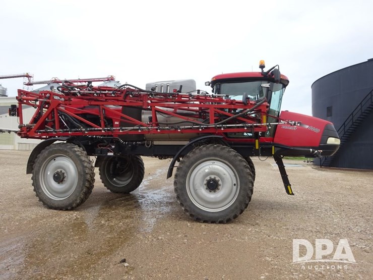 2015-case-ih-patriot-4440-image-15
