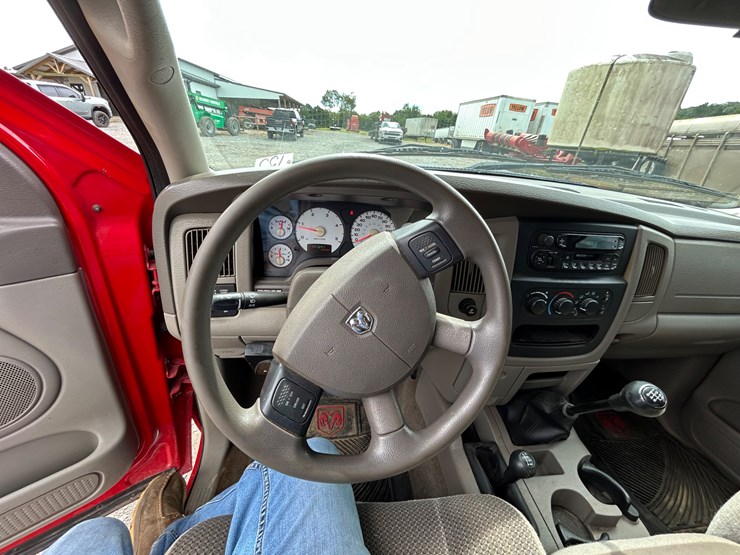 2004-dodge-ram-3500-image-12