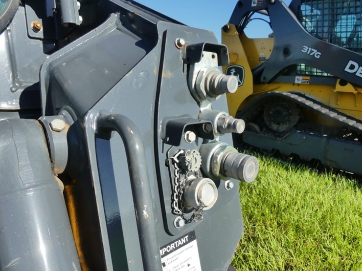 deere-317g-image-12