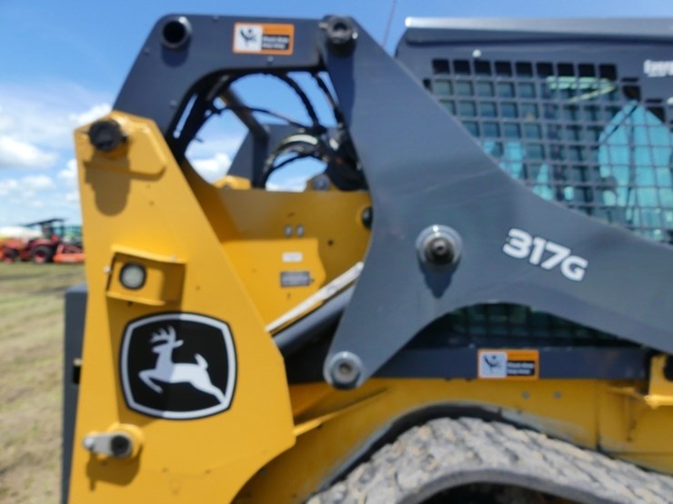 deere-317g-image-5