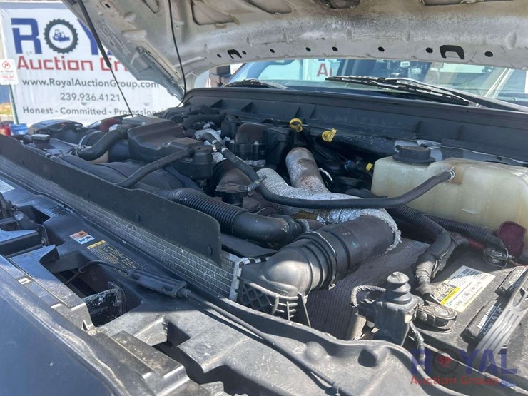 2013-ford-f550-image-19