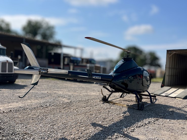 rotorway-exec-162f-helicopter-with-custom-enclosed-trailer-image-3