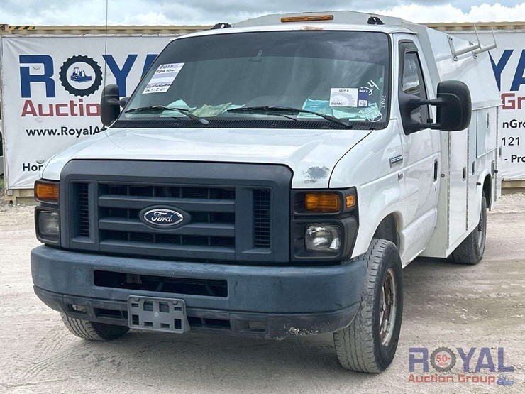 2013-ford-e350-image-1