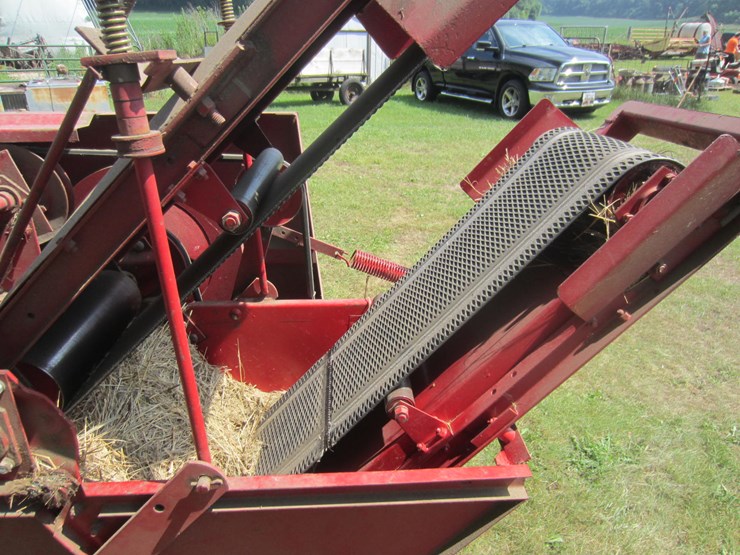 new-holland-310-image-11