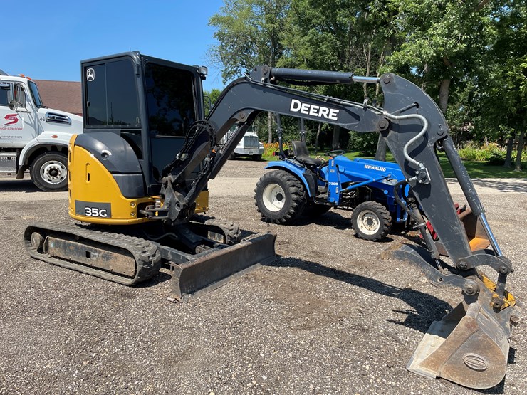 2019-deere-35g-image-2