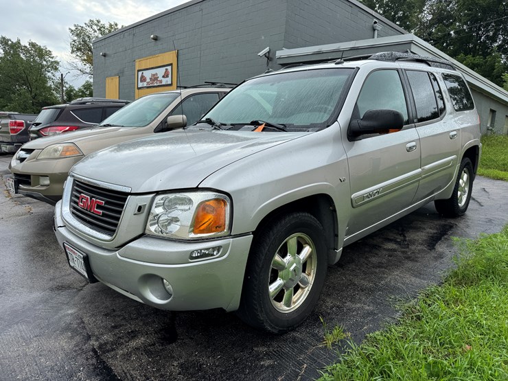 2004-gmc-envoy-image-1