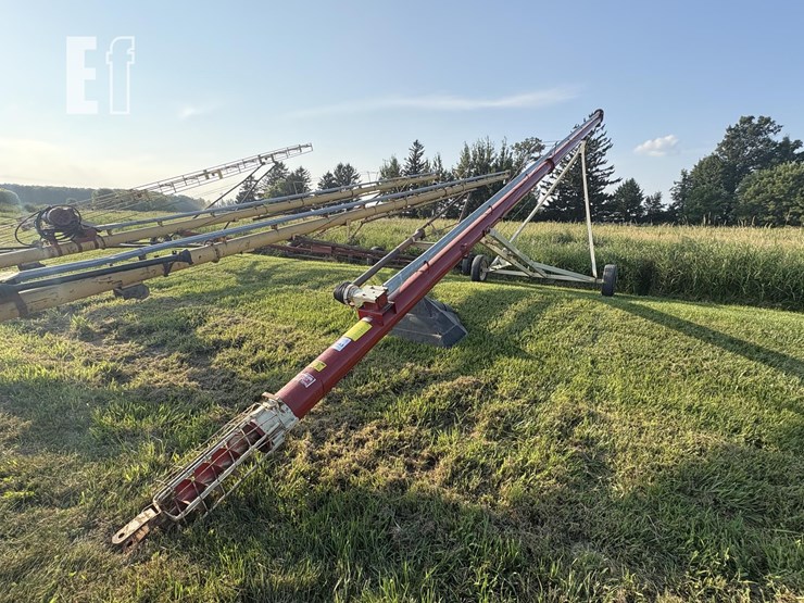 buhler-farm-king-846-image-2