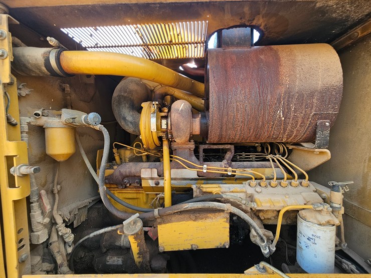 2002-caterpillar-12h-image-40