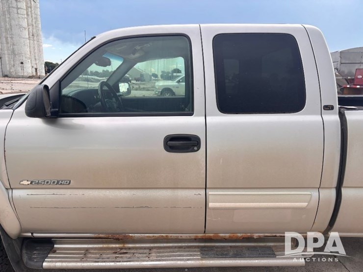 2006-chevrolet-2500hd-image-24